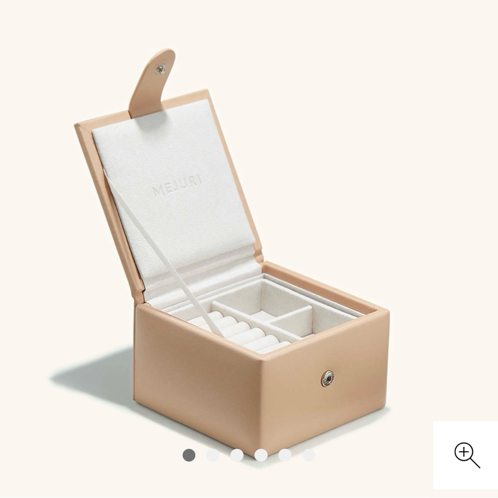 Mejuri Small Jewelry Box Beige